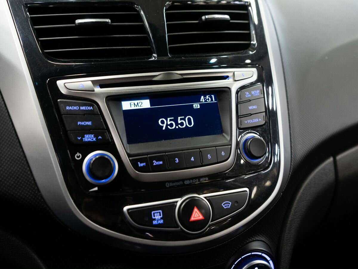 Купить Hyundai Solaris, 2015, 149 445 км, фото №10