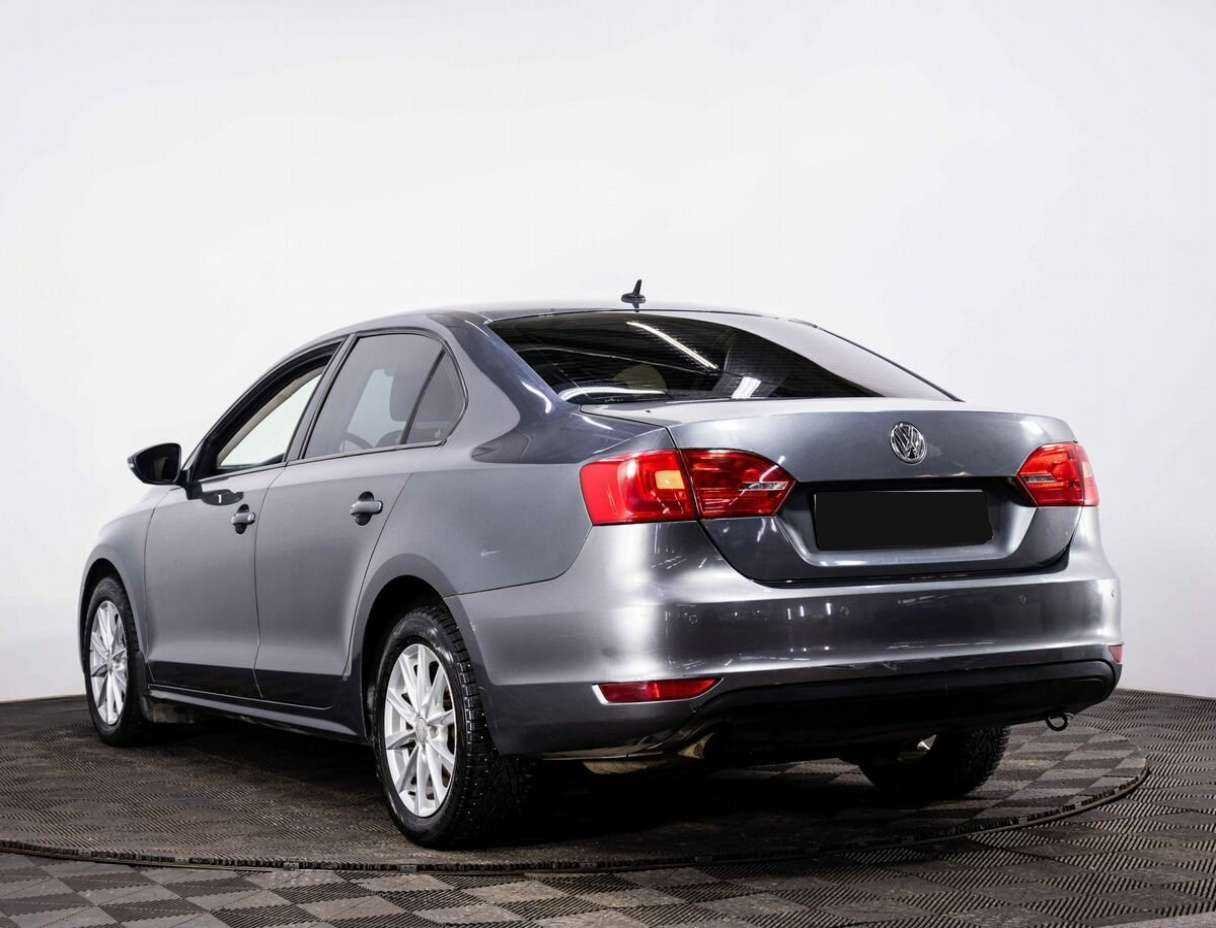 Купить Volkswagen Jetta, 2012, 228 632 км, фото №4