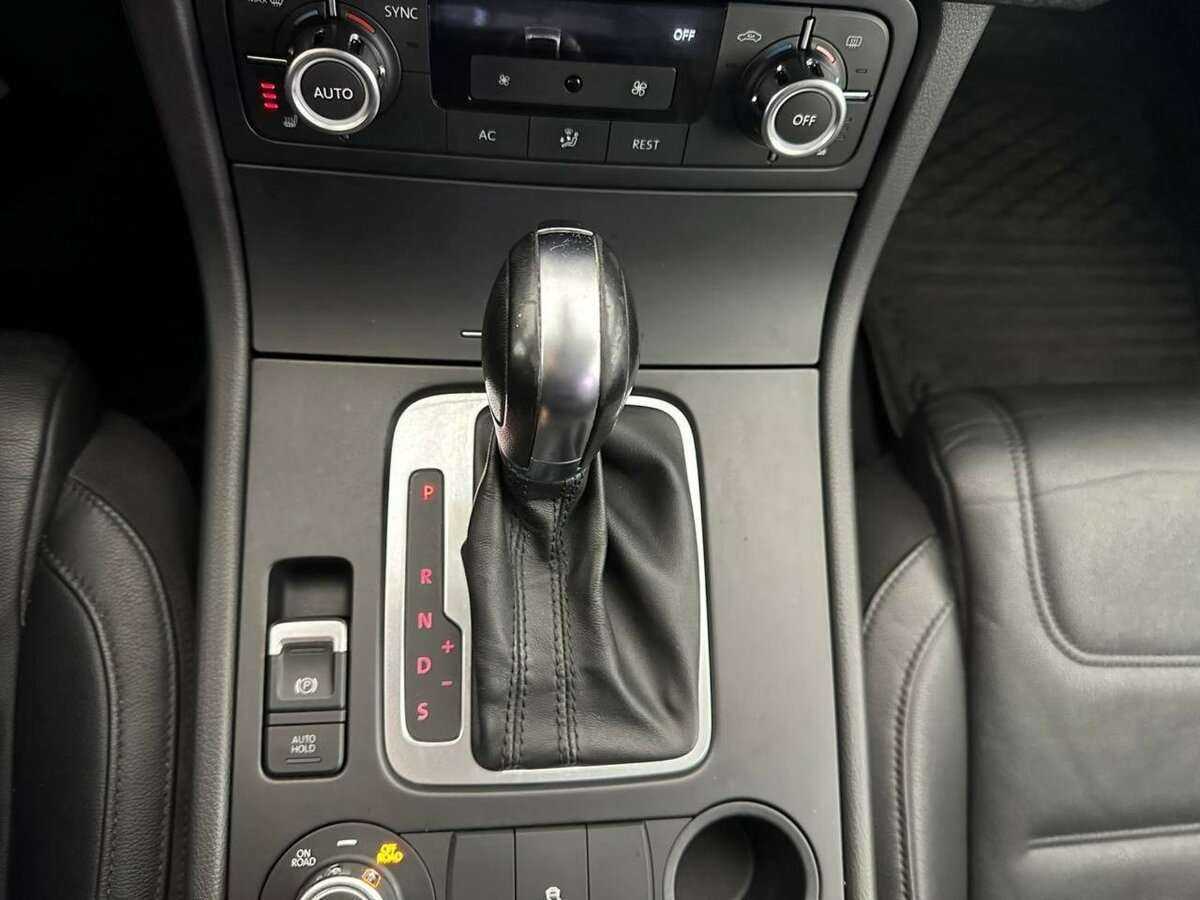 Купить Volkswagen Touareg, 2012, 216 981 км, фото №13
