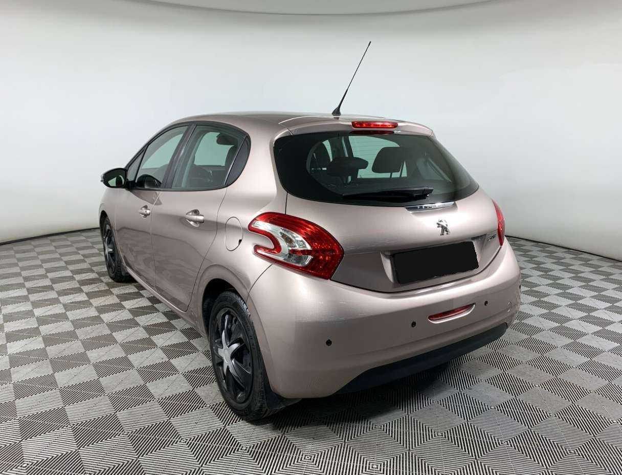 Купить Peugeot 208, 2013, 146 165 км, фото №7