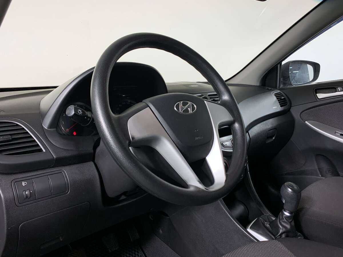 Купить Hyundai Solaris, 2012, 170 379 км, фото №9