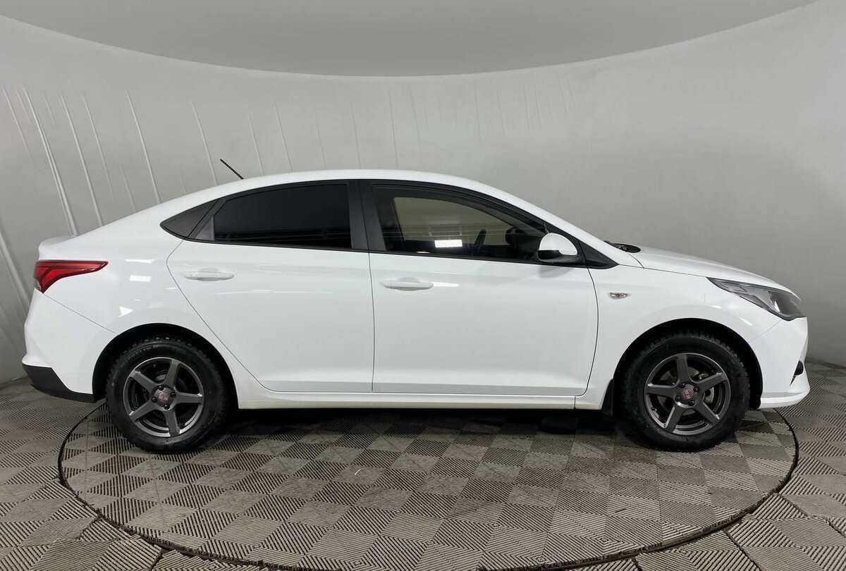 Купить Hyundai Solaris, 2021, 13 369 км, фото №4