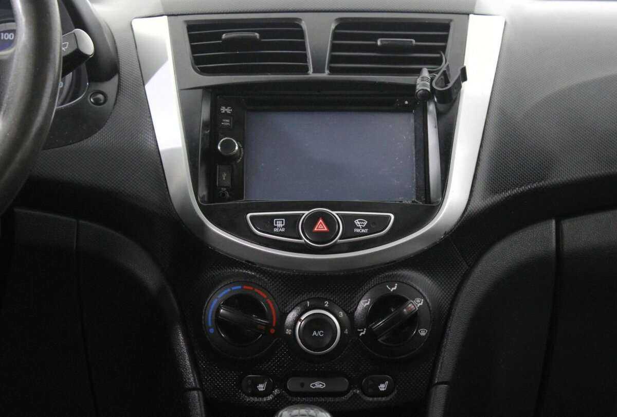 Купить Hyundai Solaris, 2013, 223 000 км, фото №12