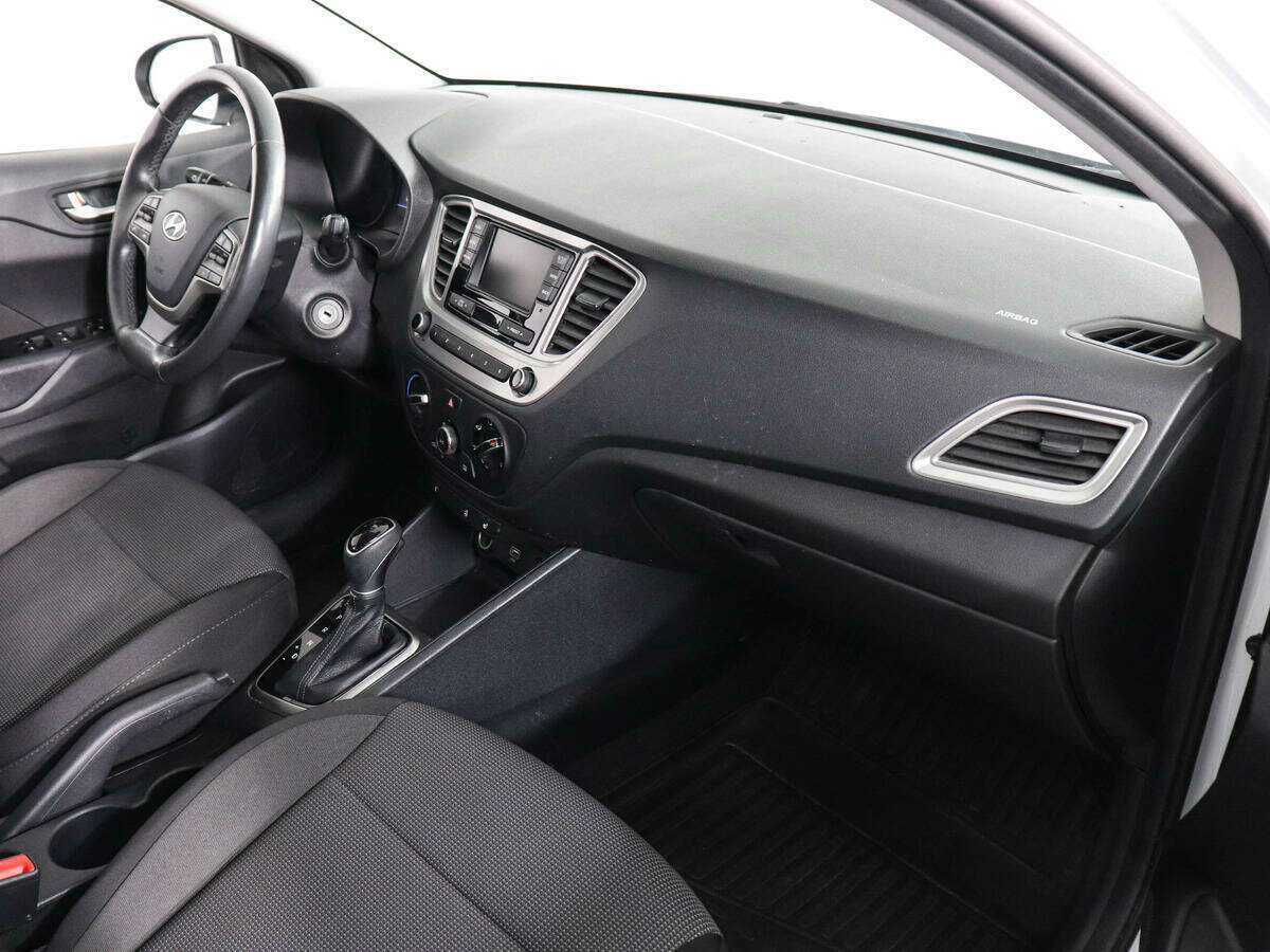 Купить Hyundai Solaris, 2019, 52 919 км, фото №9