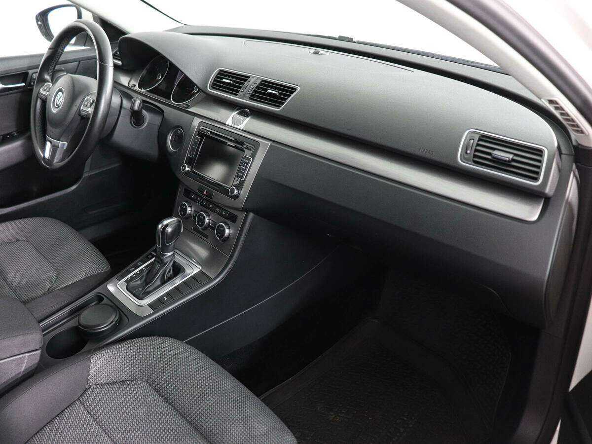 Купить Volkswagen Passat, 2013, 121 557 км, фото №10