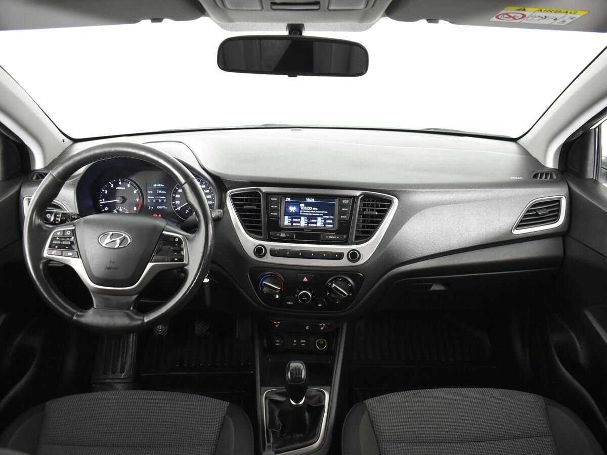 Купить Hyundai Solaris, 2018, 120 071 км, фото №11