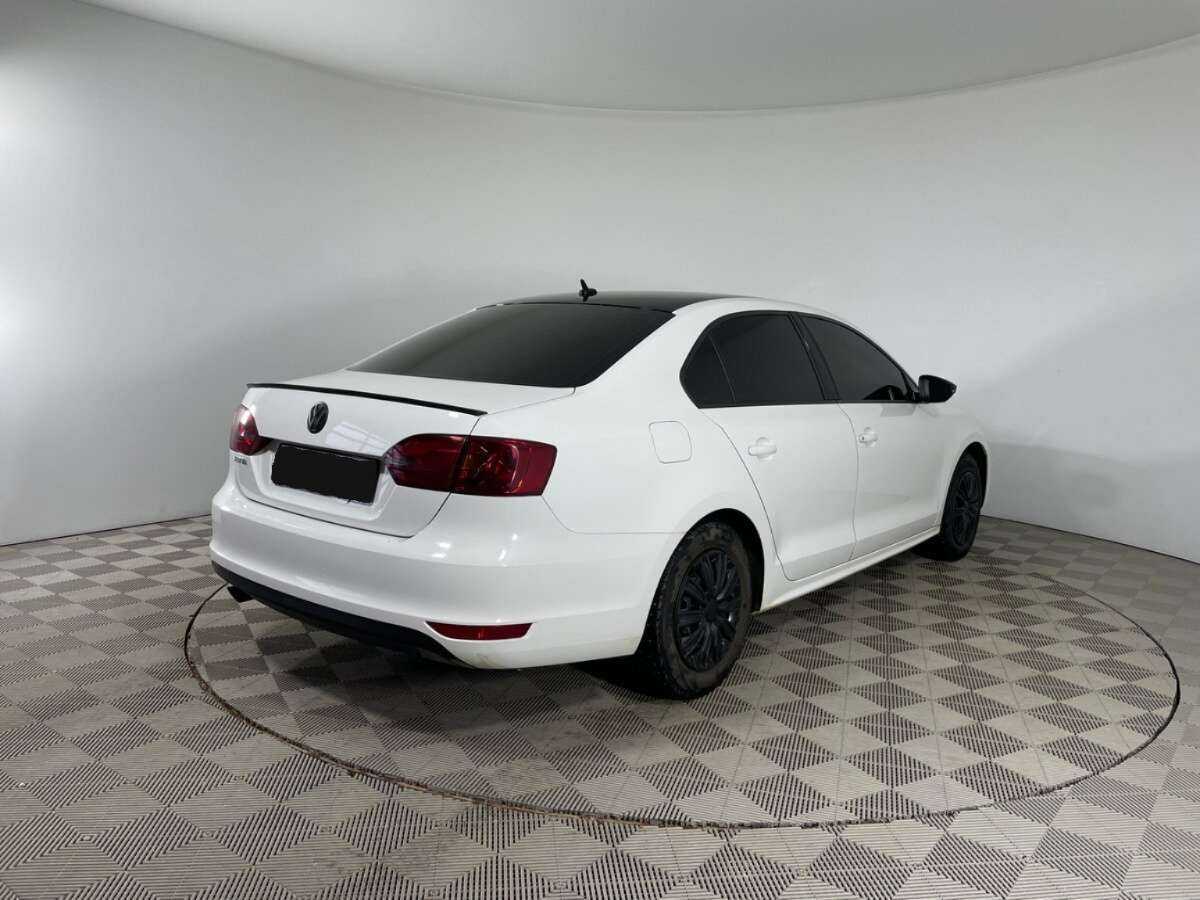 Купить Volkswagen Jetta, 2014, 175 810 км, фото №4