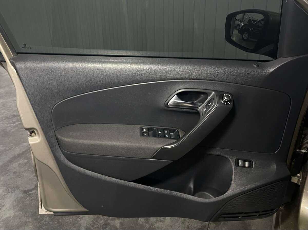 Купить Volkswagen Polo, 2017, 100 072 км, фото №19