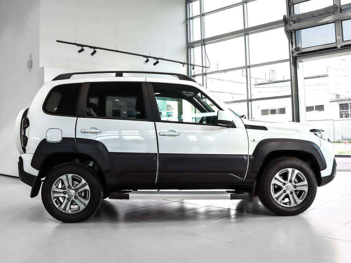 Купить Lada (ВАЗ) Niva, 2023, 13 000 км, фото №4