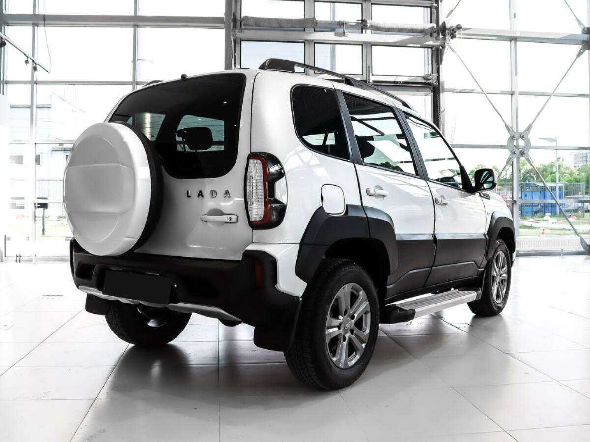 Купить Lada (ВАЗ) Niva, 2023, 13 000 км, фото №5