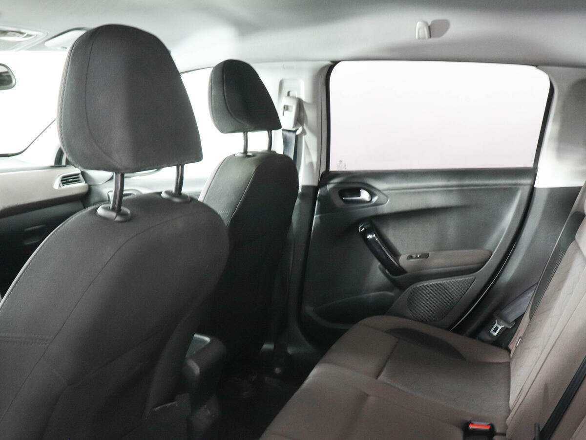 Купить Peugeot 2008, 2014, 200 353 км, фото №12