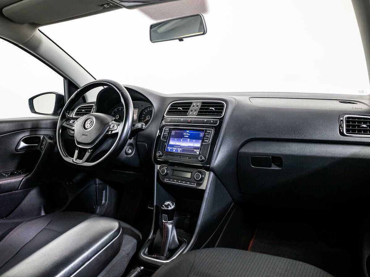 Купить Volkswagen Polo, 2017, 155 350 км, фото №9