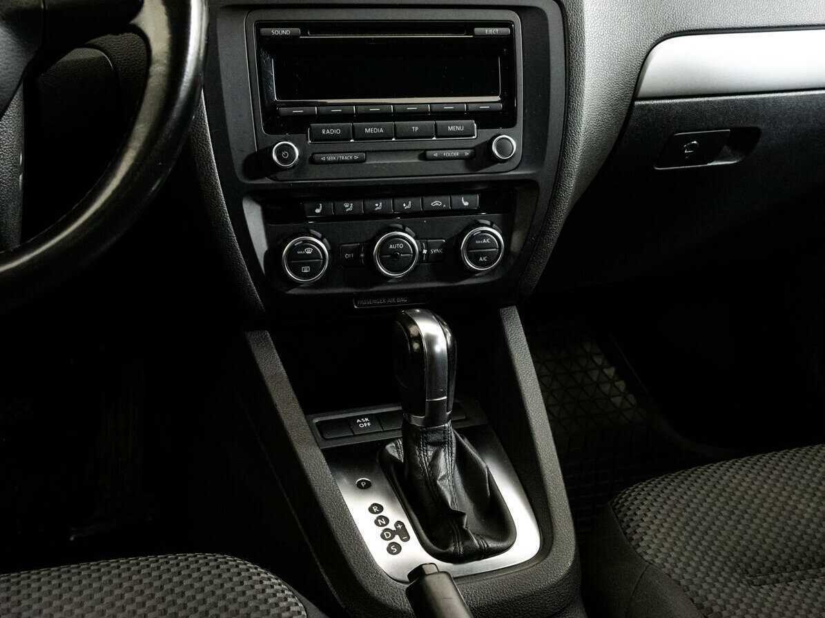 Купить Volkswagen Jetta, 2012, 200 639 км, фото №10