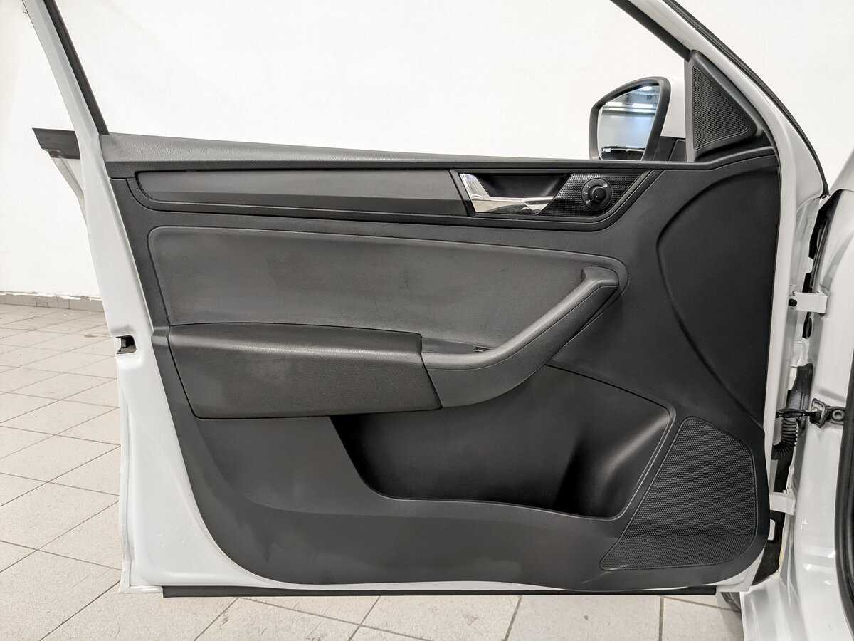 Купить Skoda Rapid, 2017, 240 992 км, фото №18