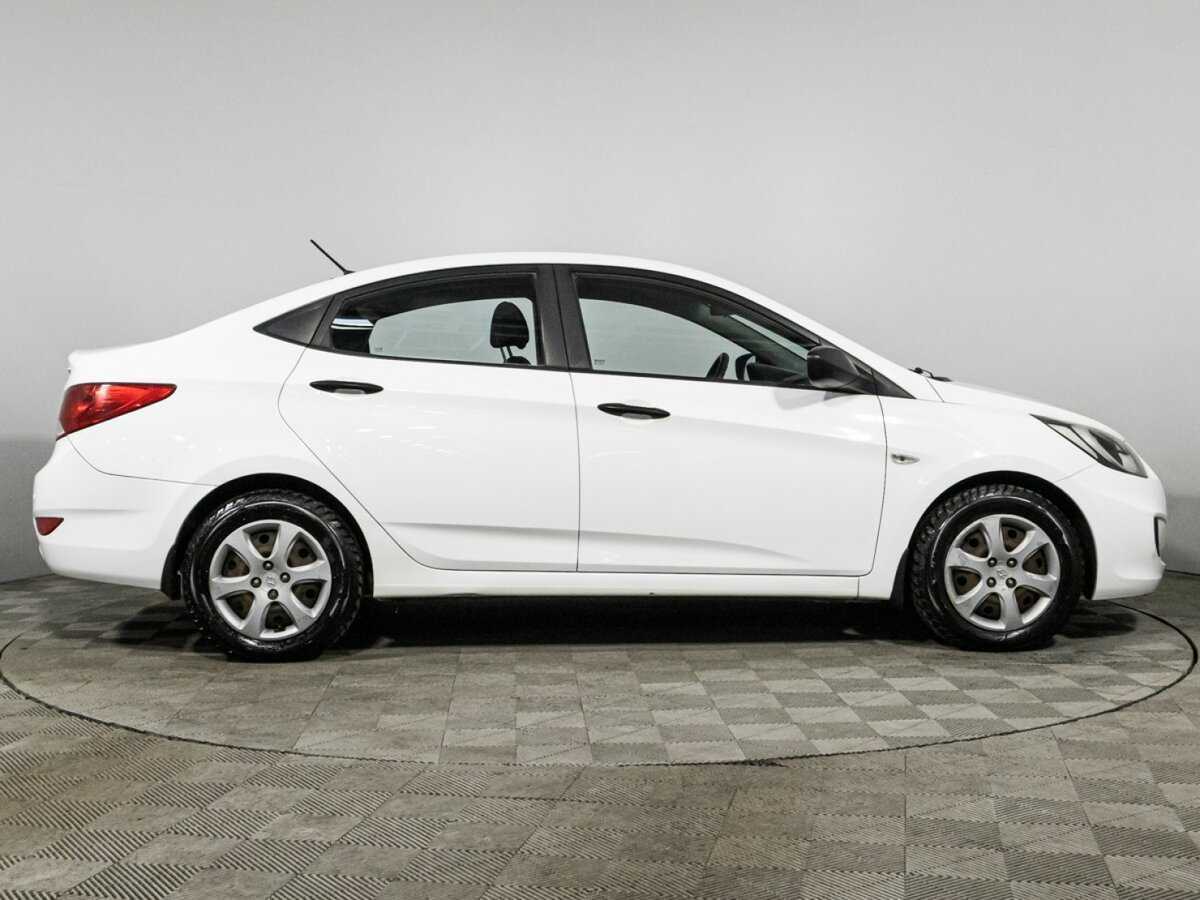 Купить Hyundai Solaris, 2014, 108 083 км, фото №4