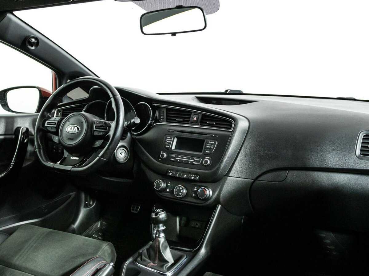 Купить Kia Ceed GT, 2017, 73 646 км, фото №9