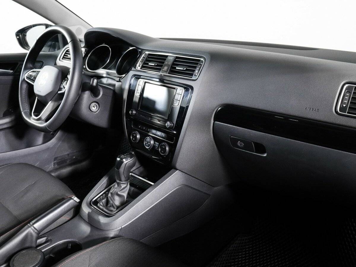 Купить Volkswagen Jetta, 2018, 126 419 км, фото №9