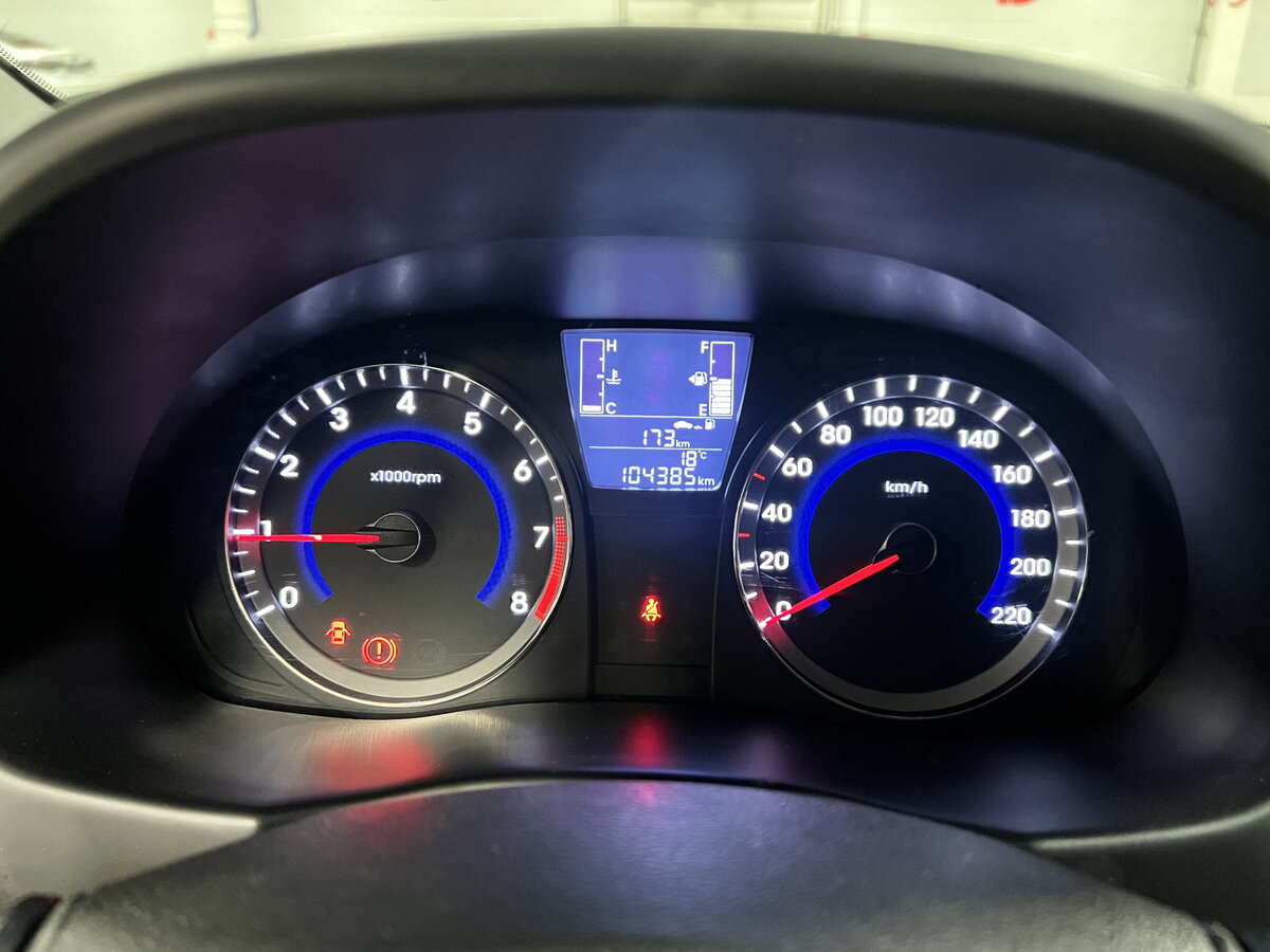 Купить Hyundai Solaris I Рестайлинг, 2015, 104 402 км, фото №13